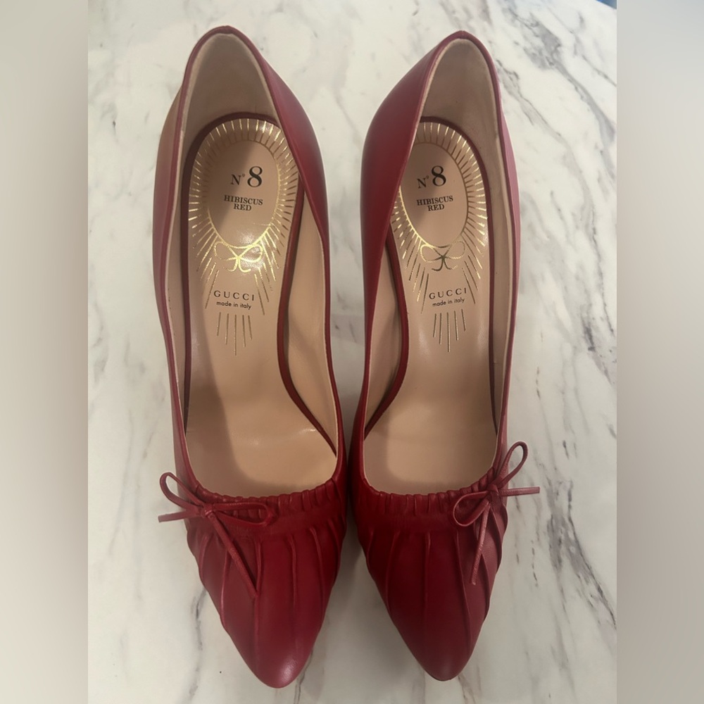 Gucci Leather Bow Accent Pumps